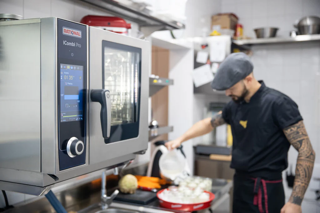 Пароконвектомат Rational iCombi Pro XS 6-2/3